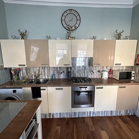 Charming 2-Bedroom Apartment Located In Ayr Exteriör bild