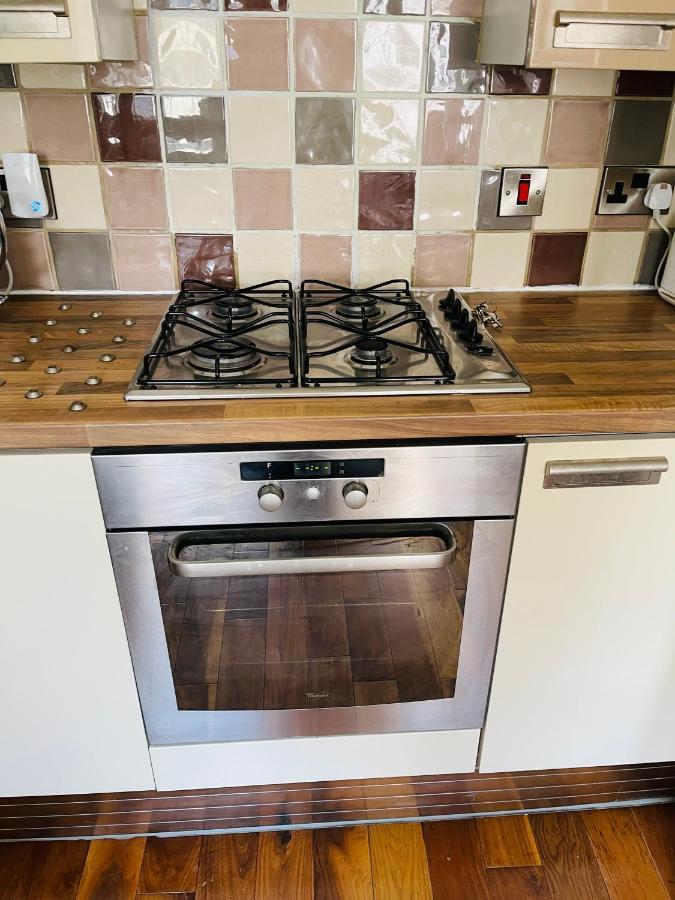 Charming 2-Bedroom Apartment Located In Ayr Exteriör bild