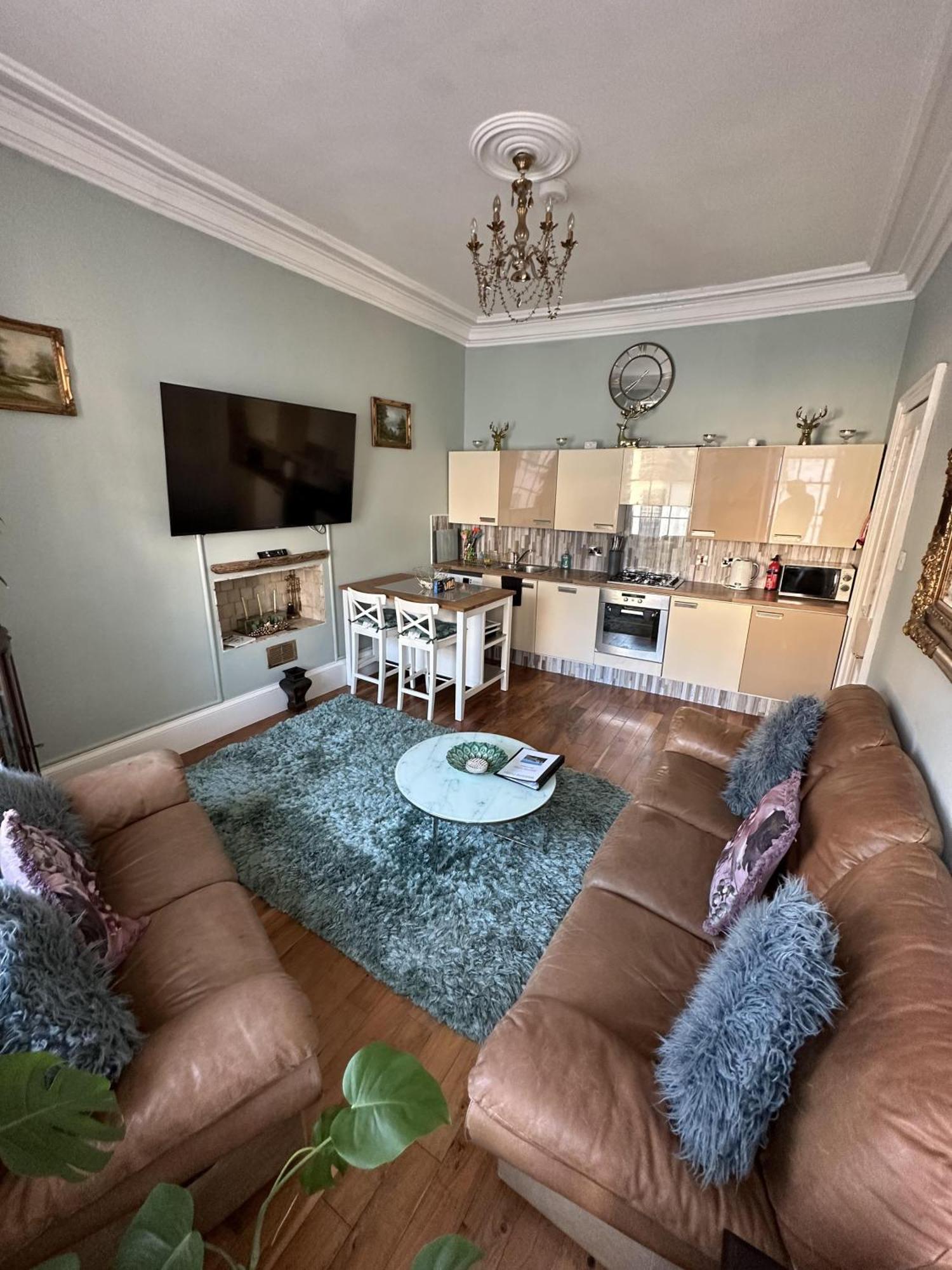 Charming 2-Bedroom Apartment Located In Ayr Exteriör bild